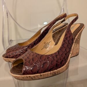 Elegant Brown Peep-Toe Wedge Sandals